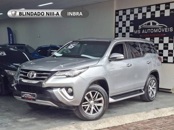 TOYOTA HILUX SW4 4.0 SRX 4X4 7 LUGARES V6 24V GASOLINA 4P AUTOMÁTICO